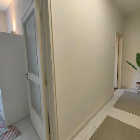 Lovely In Center 아파트 레이리아