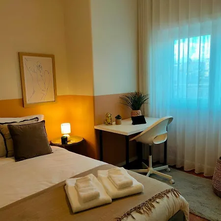 Lovely In Center * 레이리아