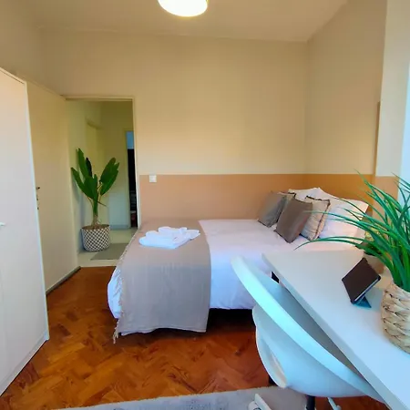 Lovely In Center 레이리아