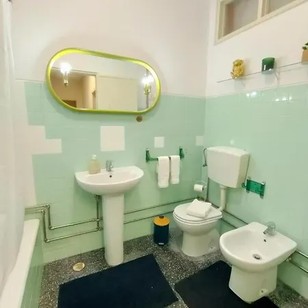 Lovely In Center 아파트 *