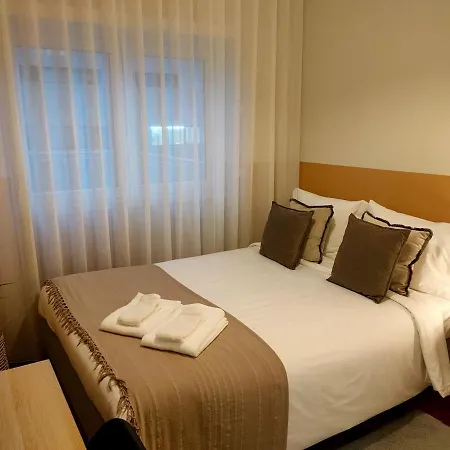 Lovely In Center 아파트 레이리아