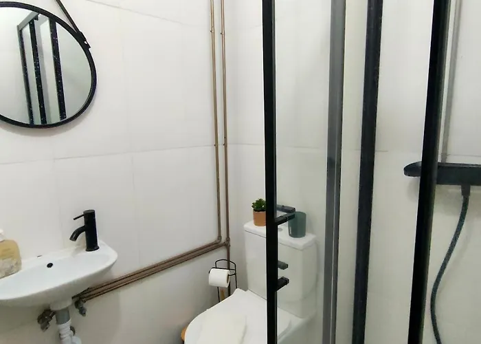 Lovely In Center Apartment *